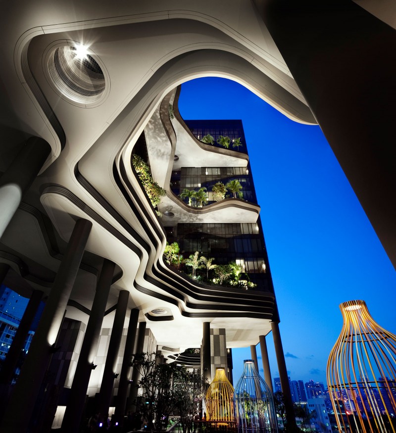 Eccentric Park Royal Sky Garden Hotel With Artistic Ceiling Design Painted In Grey Color Also LED Lamps For Lamp Decoration Supported By Concrete Pillars