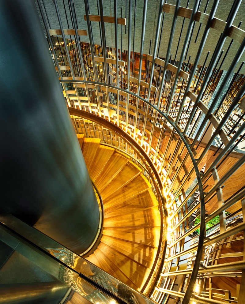 Beautiful Park Royal Sky Garden Hotel With Spiral Stairs Design With Aluminum Pillar Balustrade Also Wood Hand Rail Also Huge Concrete Pillars